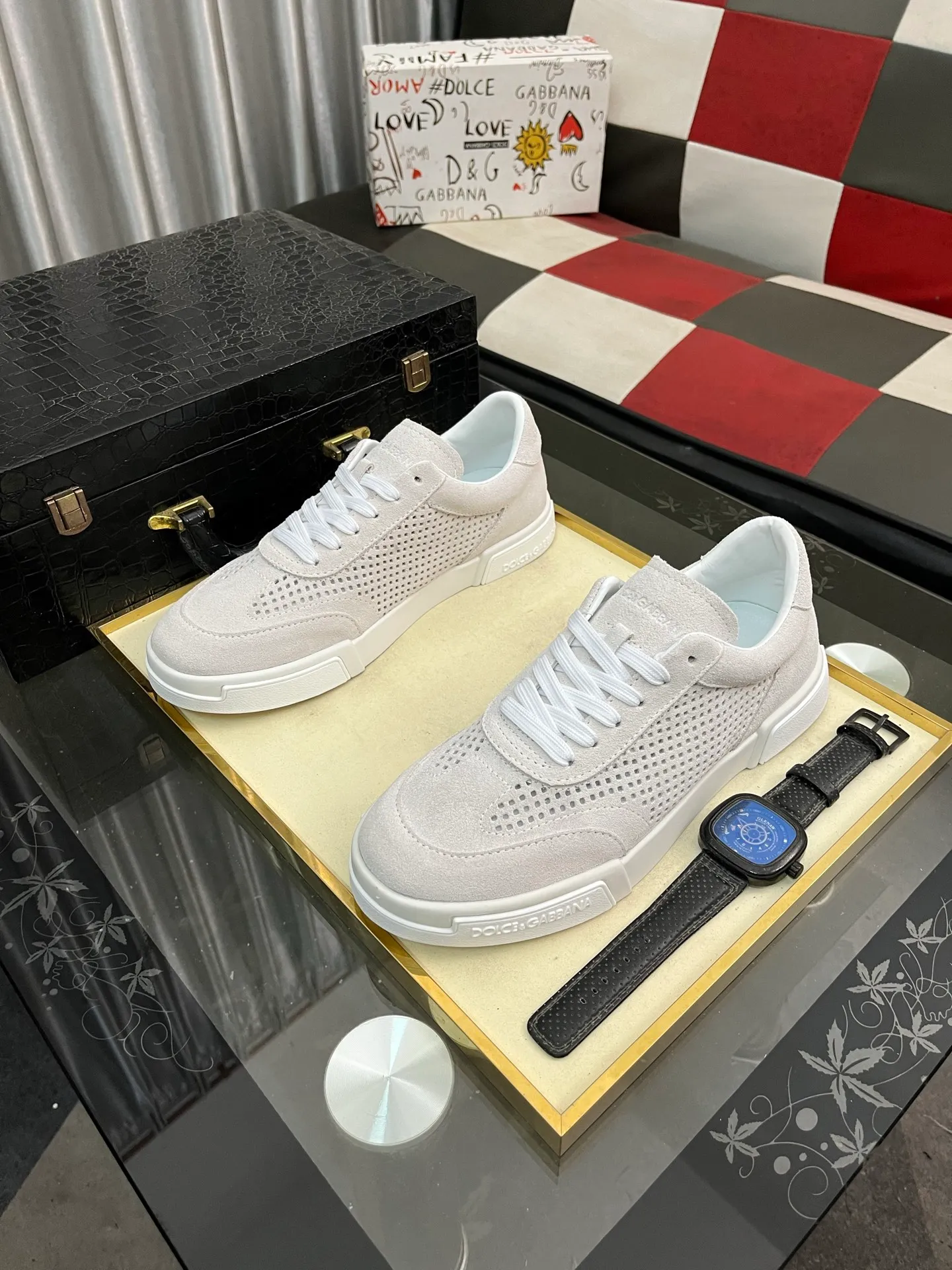 Men's shoes 💰440⌚️⌚️DG's latest popular 🔥🔥casual shoes, the tongue has the brand's iconic details, and the combination of silk cowhide and cow suede enhances the style. Fashionable and versatile, it can complement any look. Create an exquisite design with unique dynamic vitality and modern atmosphere, showing modern elegance. Size: 38-46